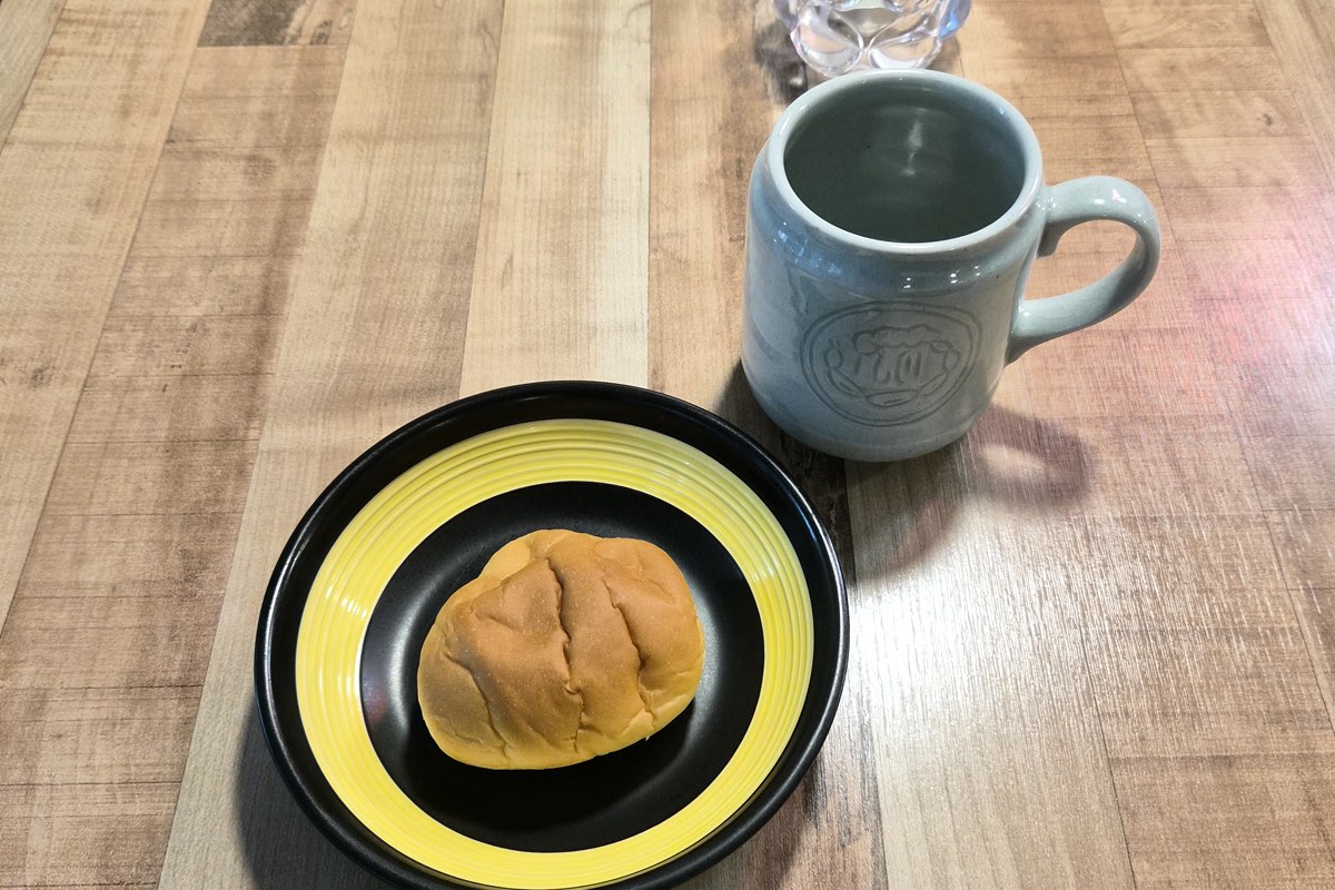 줌 비어크루크 전용 도자기 맥주잔과 빵